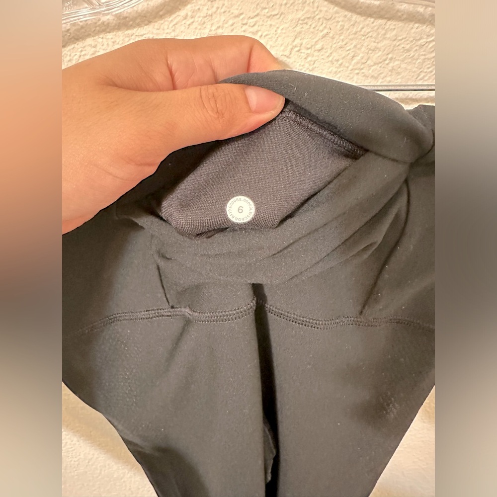 🏃🏻‍♀️RARE🏃🏻‍♀️LULULEMON Mapped Out High-Rise Tight 28" Black/Black Leggings - Picture 9 of 13